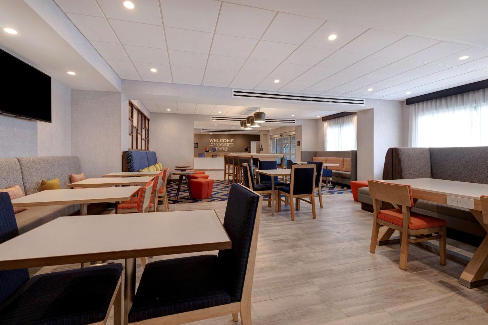 Hampton Inn Crown Point, In Экстерьер фото