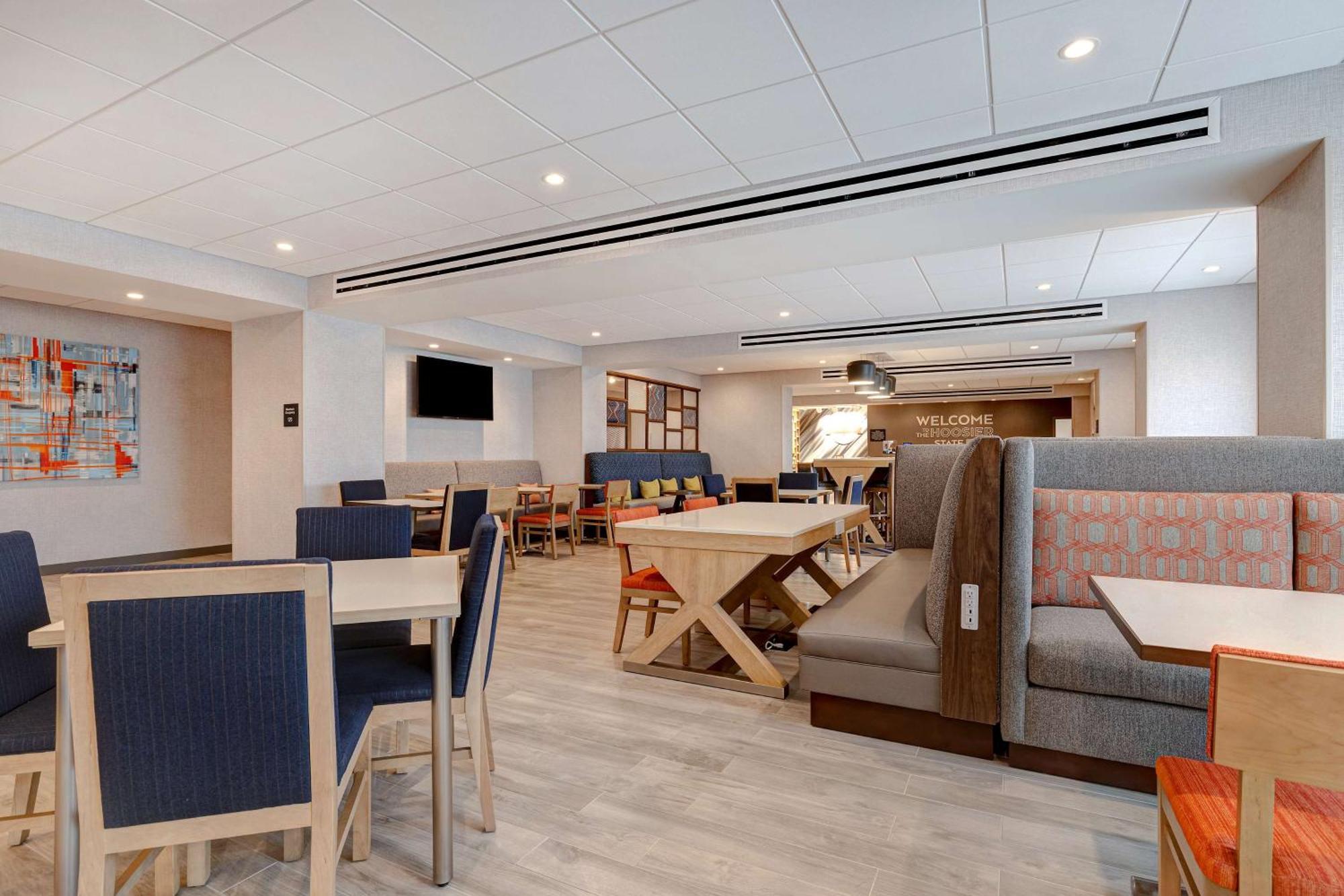 Hampton Inn Crown Point, In Экстерьер фото